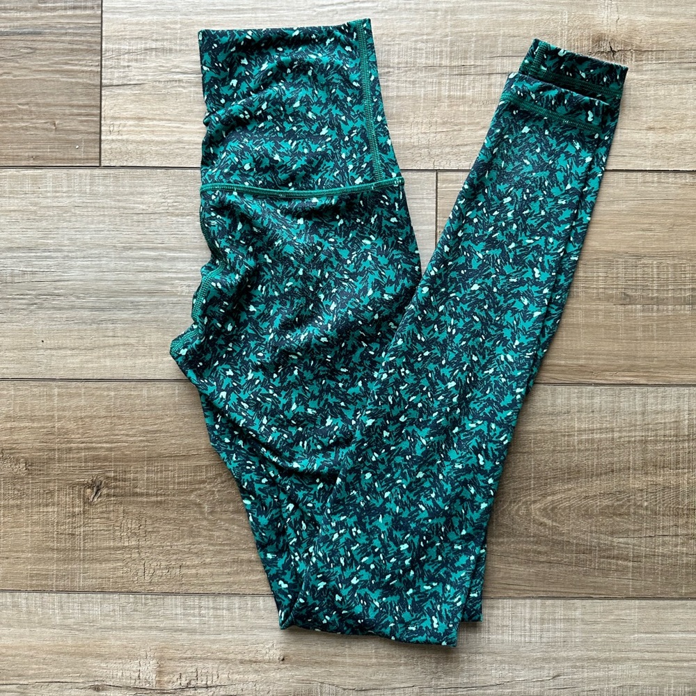 Lululemon Wunder Under green athletic leggings - Size 4